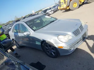 2007 Mercedes-Benz C 280 Luxury z VIN WDBRF92H67F898381, wystawiony jako IAAI lot #41802139 z przebiegiem 147 866 mil mil oraz . Historia ofert i sprzedaży dostępna na DreamBid. Obrazek 1.