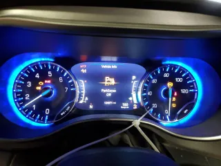 2020 Chrysler Pacifica Launch Edition z VIN 2C4RC3BG1LR263912, wystawiony jako Copart lot #81785354 z przebiegiem 124 071 mil mil oraz Szkody całkowita. Historia ofert i sprzedaży dostępna na DreamBid. Obrazek 9.