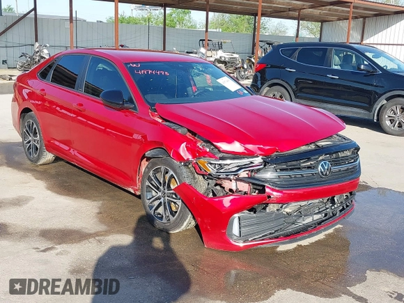 2024 Volkswagen Jetta Sport z VIN 3VWAM7BU7RM080664, wystawiony jako IAAI lot #41974493 z przebiegiem 14 254 mil mil oraz . Historia ofert i sprzedaży dostępna na DreamBid. Obrazek 1.