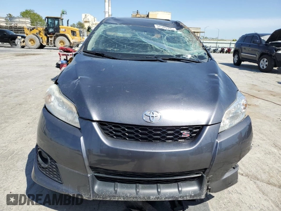 2010 Toyota Matrix S z VIN 2T1KE4EE7AC038080, wystawiony jako Copart lot #52586595 z przebiegiem 159 301 mil mil oraz Szkoda całkowita • Salvage title. Historia ofert i sprzedaży dostępna na DreamBid. Obrazek 5.