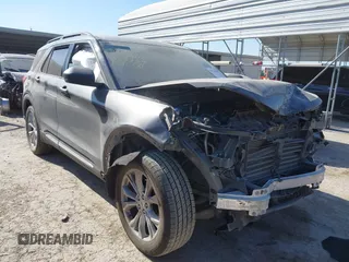 2020 Ford Explorer XLT with VIN 1FMSK7DH9LGB63359, listed as a IAAI auction lot 41758868 with 56,957 mi miles. Bid and sale history available at carsss.com. Image 1.