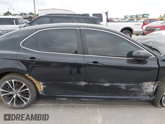 2020 Toyota Camry SE with VIN 4T1G11AK9LU946138, listed as a IAAI auction lot 42052004 with 99,583 mi miles. Bid and sale history available at carsss.com. Image 12.