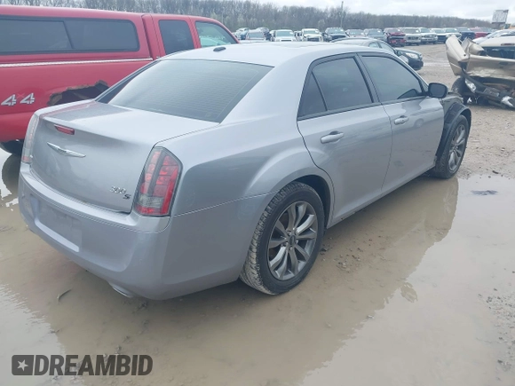 2014 Chrysler 300 with VIN 2C3CCAGG8EH384100, listed as a IAAI auction lot 41918940 with 139,597 mi miles. Bid and sale history available at carsss.com. Image 4.