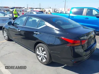 2022 Nissan Altima 2.5 S with VIN 1N4BL4BV1NN405297, listed as a IAAI auction lot 40446677 with 72,927 mi miles. Bid and sale history available at carsss.com. Image 3.