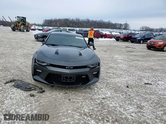 2018 Chevrolet Camaro 2SS z VIN 1G1FH1R71J0190264, wystawiony jako Copart lot #41827695 z przebiegiem 91 749 mil mil oraz Szkoda całkowita • Salvage title. Historia ofert i sprzedaży dostępna na DreamBid. Obrazek 14.