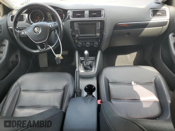 2017 Volkswagen Jetta SEL z VIN 3VWL17AJ9HM407735, wystawiony jako Copart lot #60257715 z przebiegiem 124 393 mil mil oraz Czysty tytuł • Clean title. Historia ofert i sprzedaży dostępna na DreamBid. Obrazek 8.