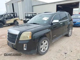 2013 GMC Terrain SLE z VIN 2GKALSEK2D6147696, wystawiony jako IAAI lot #42217810 z przebiegiem 241 334 mil mil oraz . Historia ofert i sprzedaży dostępna na DreamBid. Obrazek 2.