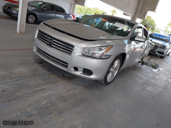 2014 Nissan Maxima 3.5 SV with VIN 1N4AA5AP6EC463959, listed as a IAAI auction lot 40179497 with 182,867 mi miles. Bid and sale history available at carsss.com. Image 17.