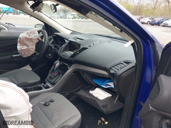 2016 Ford Escape SE with VIN 1FMCU9G99GUC32802, listed as a IAAI auction lot 41958414 with 131,962 mi miles. Bid and sale history available at carsss.com. Image 5.