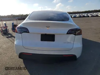 2024 Tesla Model Y Long Range with VIN 7SAYGDEE1RF036260, listed as a Copart auction lot 78805764 with 7,850 mi miles and Non repairable. Bid and sale history available at DreamBid. Image 6.