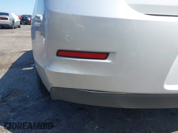 2013 Chevrolet Malibu LT with VIN 1G11C5SA2DF352362, listed as a IAAI auction lot 41955763 with 122,328 mi miles and . Bid and sale history available at DreamBid. Image 19.