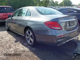 2018 Mercedes-Benz E 300 с VIN WDDZF4JB6JA301158, выставлен на аукционе IAAI как лот 42150013 с пробегом 80 872 миль миль и . История ставок и продаж доступна на DreamBid. Изображение 3.