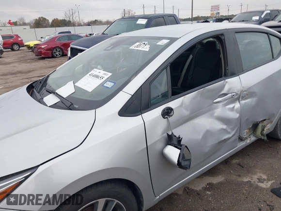 2021 Nissan Versa SV with VIN 3N1CN8EV4ML869262, listed as a IAAI auction lot 41408655 with 70,623 mi miles. Bid and sale history available at carsss.com. Image 6.