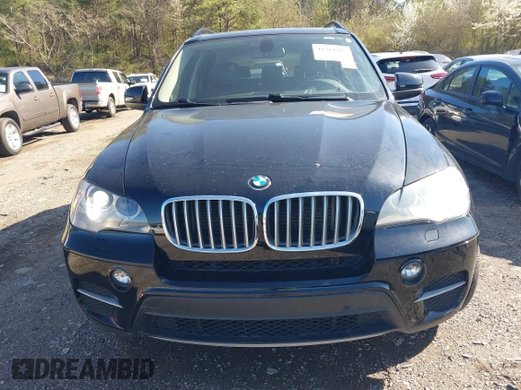 2013 BMW X5 xDrive35i z VIN 5UXZV4C55D0E02577, wystawiony jako IAAI lot #41764316 z przebiegiem 14 274 mil mil oraz . Historia ofert i sprzedaży dostępna na DreamBid. Obrazek 12.