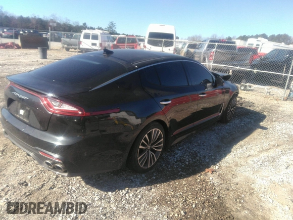 2018 Kia Stinger Premium with VIN KNAE25LA4J6014190, listed as a IAAI auction lot 41163976 with 67,976 mi miles. Bid and sale history available at carsss.com. Image 4.