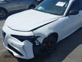 2019 Alfa Romeo Giulia z VIN ZARFAMAN4K7621122, wystawiony jako IAAI lot #41934779 z przebiegiem 57 246 mil mil oraz . Historia ofert i sprzedaży dostępna na DreamBid. Obrazek 6.