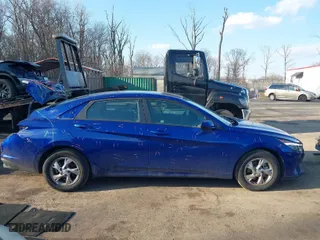 2021 Hyundai Elantra SE with VIN 5NPLL4AG7MH017345, listed as a IAAI auction lot 41523870 with 39,576 mi miles. Bid and sale history available at carsss.com. Image 13.