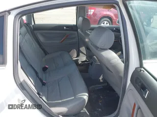 2004 Volkswagen Passat GLX with VIN WVWRH63B64P150935, listed as a IAAI auction lot 42064933 with 174,357 mi miles and . Bid and sale history available at DreamBid. Image 8.