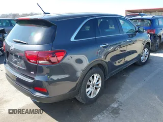2019 Kia Sorento LX with VIN 5XYPG4A31KG547303, listed as a IAAI auction lot 41751159 with 65,468 mi miles. Bid and sale history available at carsss.com. Image 4.