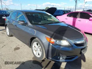 2013 Acura ILX Hybrid Tech Pkg with VIN 19VDE3F71DE300659, listed as a IAAI auction lot 41754346 with 84,061 mi miles. Bid and sale history available at carsss.com. Image 1.
