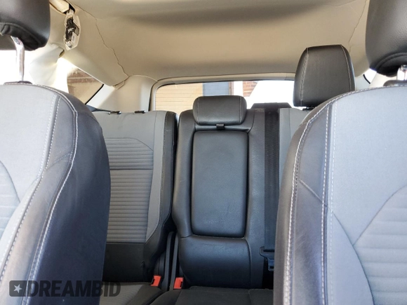 2017 Ford Escape SE with VIN 1FMCU0GD8HUA89018, listed as a Copart auction lot 45302875 with 101,182 mi miles and Salvage Title. Bid and sale history available at carsss.com. Image 10.