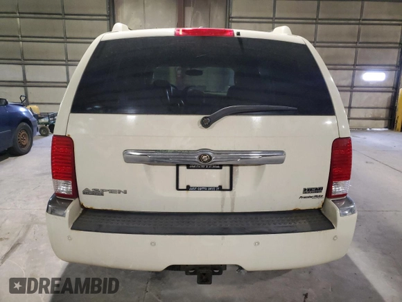 2007 Chrysler Aspen Limited z VIN 1A8HW58247F517239, wystawiony jako Copart lot #52882225 z przebiegiem 131 685 mil mil oraz Szkoda całkowita • Salvage title. Historia ofert i sprzedaży dostępna na DreamBid. Obrazek 6.