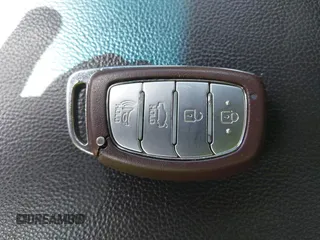 2018 Hyundai Sonata SEL with VIN 5NPE34AF3JH647018, listed as a IAAI auction lot 41687419 with 97,561 mi miles and . Bid and sale history available at DreamBid. Image 11.