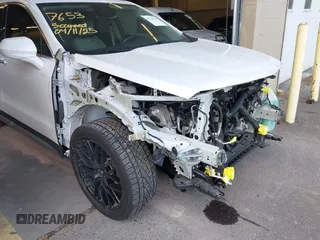 2020 Cadillac XT4 AWD Premium Luxury z VIN 1GYFZDR45LF064043, wystawiony jako IAAI lot #42129079 z przebiegiem 33 717 mil mil oraz . Historia ofert i sprzedaży dostępna na DreamBid. Obrazek 12.