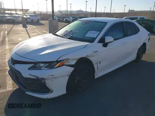 2021 Toyota Camry Hybrid LE with VIN 4T1C31AK4MU549057, listed as a IAAI auction lot 41686552 with 43,051 mi miles. Bid and sale history available at carsss.com. Image 2.