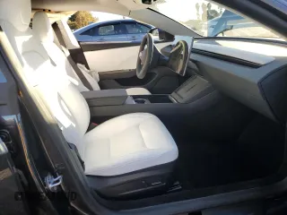 2025 Tesla Model 3 Long Range with VIN 5YJ3E1EA4SF887547, listed as a Copart auction lot 85526184 with 2,506 mi miles and Salvage title. Bid and sale history available at DreamBid. Image 7.