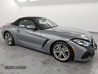 2025 BMW Z4 sDrive30i with VIN WBAHF3C04SWY38818, listed as a Copart auction lot 80796834 with 3,281 mi miles and Clean Title. Bid and sale history available at carsss.com. Image 4.
