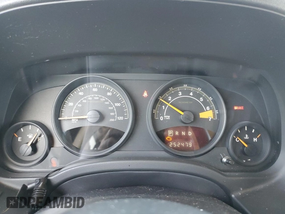 2014 Jeep Patriot Altitude with VIN 1C4NJPBA3ED758528, listed as a Copart auction lot 58076435 with 252,479 mi miles and Clean title. Bid and sale history available at DreamBid. Image 9.