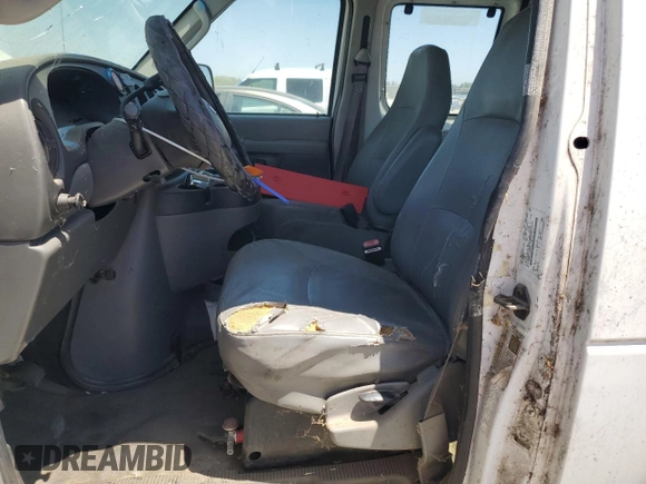 2006 Ford Econoline Cargo z VIN 1FTNE24W16DA32460, wystawiony jako Copart lot #60887395 z przebiegiem 372 336 mil mil oraz Czysty tytuł • Clean title. Historia ofert i sprzedaży dostępna na DreamBid. Obrazek 7.
