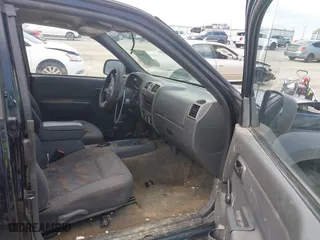 2004 Chevrolet Colorado LS Z85 with VIN 1GCDT196848111585, listed as a IAAI auction lot 41798106 with 334,376 mi miles. Bid and sale history available at carsss.com. Image 5.
