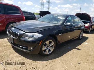 2013 BMW 5 Series 528i xDrive z VIN WBAXH5C51DDW13929, wystawiony jako Copart lot #55298965 z przebiegiem 113 810 mil mil oraz Szkoda całkowita • Salvage title. Historia ofert i sprzedaży dostępna na DreamBid. Obrazek 1.