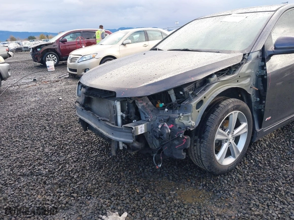2014 Chevrolet Cruze 2LT with VIN 1G1PF5SBXE7234047, listed as a IAAI auction lot 40885552 with 145,345 mi miles. Bid and sale history available at carsss.com. Image 6.