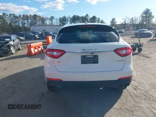 2018 Maserati Levante z VIN ZN661XUA9JX295951, wystawiony jako IAAI lot #41735398 z przebiegiem 32 367 mil mil oraz . Historia ofert i sprzedaży dostępna na DreamBid. Obrazek 16.