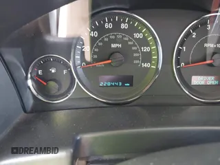 2006 Jeep Commander Limited с VIN 1J8HG58266C285594, выставлен на аукционе IAAI как лот 42671312 с пробегом 228 443 миль миль и . История ставок и продаж доступна на DreamBid. Изображение 7.