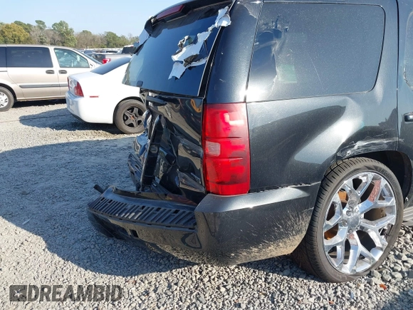 2012 Chevrolet Tahoe LS z VIN 1GNSCAE07CR222086, wystawiony jako IAAI lot #40565065 z przebiegiem 316 041 mil mil oraz . Historia ofert i sprzedaży dostępna na DreamBid. Obrazek 18.