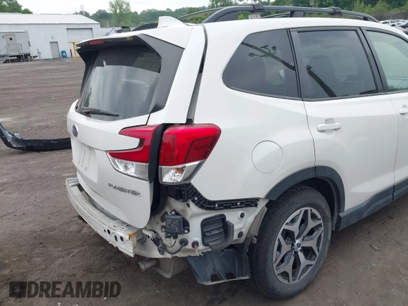 2020 Subaru Forester Premium with VIN JF2SKAJC2LH607154, listed as a IAAI auction lot 42451416 with 27,999 mi miles and . Bid and sale history available at DreamBid. Image 17.