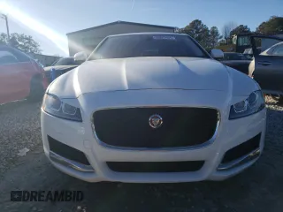 2019 Jaguar XF 25t Premium with VIN SAJBD4FX4KCY78817, listed as a Copart auction lot 38881404 with 87,006 mi miles. Bid and sale history available at carsss.com. Image 5.