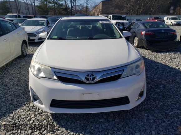2014 Toyota Camry L with VIN 4T4BF1FK8ER397268, listed as a Copart auction lot 52114735 with 122,210 mi miles and Clean Title. Bid and sale history available at DreamBid. Image 5.