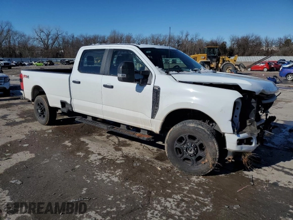 2024 Ford Super Duty F-250 SRW XL with VIN 1FT8W2BA6RED50333, listed as a Copart auction lot 88048865 with 19,521 mi miles and Salvage Title. Bid and sale history available at carsss.com. Image 4.