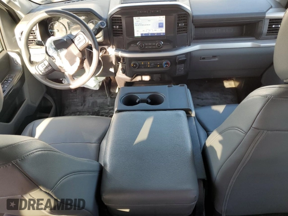 2022 Ford F-150 XL z VIN 1FTEX1CP1NKE04226, wystawiony jako Copart lot #51713865 z przebiegiem 72 561 mil mil oraz Szkoda całkowita • Salvage title. Historia ofert i sprzedaży dostępna na DreamBid. Obrazek 8.