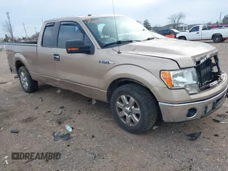 2013 Ford F-150 XL with VIN 1FTFX1CF2DKG17552, listed as a IAAI auction lot 41453163 with 219,859 mi miles. Bid and sale history available at carsss.com. Image 1.