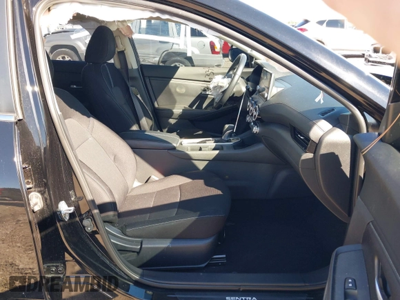 2021 Nissan Sentra SV with VIN 3N1AB8CV8MY310528, listed as a IAAI auction lot 41633245 with 20,388 mi miles and . Bid and sale history available at DreamBid. Image 5.