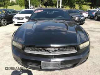 2012 Ford Mustang V6 z VIN 1ZVBP8EM2C5273329, wystawiony jako IAAI lot #42357858 z przebiegiem 168 728 mil mil oraz . Historia ofert i sprzedaży dostępna na DreamBid. Obrazek 12.