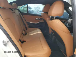 2022 BMW 3 Series 330i z VIN 3MW5R1J04N8C45622, wystawiony jako Copart lot #55467275 z przebiegiem 42 977 mil mil oraz Szkoda całkowita • Salvage title. Historia ofert i sprzedaży dostępna na DreamBid. Obrazek 10.