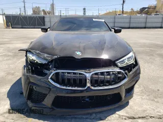 2020 BMW M8 Competition z VIN WBSDZ0C01LCD56166, wystawiony jako Copart lot #65388873 z przebiegiem 29 747 mil mil oraz . Historia ofert i sprzedaży dostępna na DreamBid. Obrazek 5.