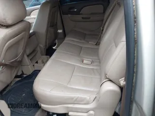2010 Chevrolet Suburban LS with VIN 1GNUCHE03AR226103, listed as a IAAI auction lot 41729881 with 201,479 mi miles. Bid and sale history available at carsss.com. Image 8.